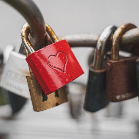 Microsoft Revokes 200 Fraudulent Certificates in Ransomware Attack