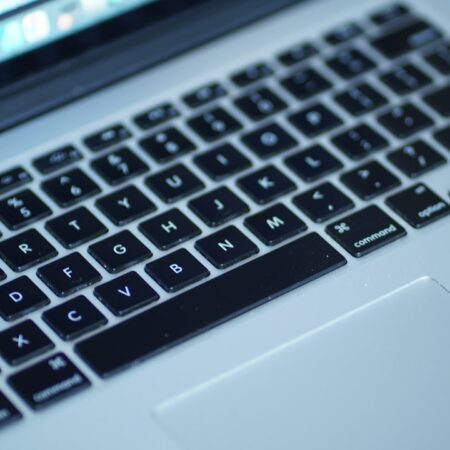 CrowdStrike Insider Aids Hackers in False System Breach Claim