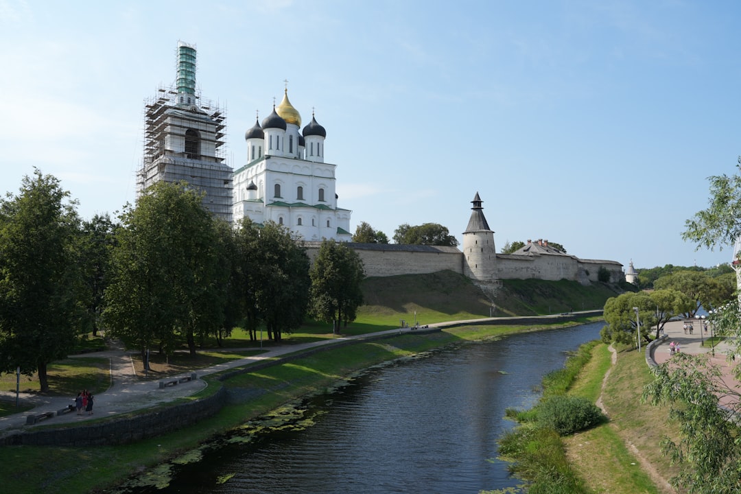 Russian APT Star Blizzard Utilizes DarkSword iOS Exploit Kit 1 Digital illustration of Russian APT