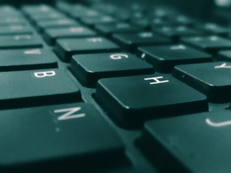 Cohere AI Terrarium Sandbox Flaw Enables Root Code Execution