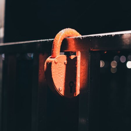 15-Year-Old Linux Vulnerability ‘GhostLock’ Nets Researchers $92k